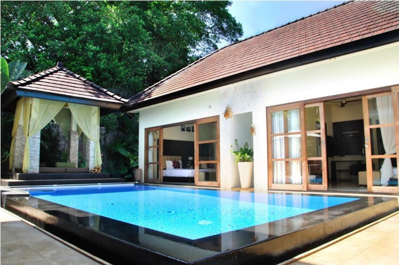 M Two Villas Seminyak Екстер'єр фото